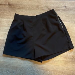 Pleated Semiformal Shorts, Unisex, Large, Forever 21 Contemporary